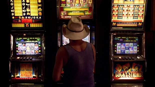 Poker machines: Problem gamblers are calling for action to limit access to cash in Canberra's clubs. 