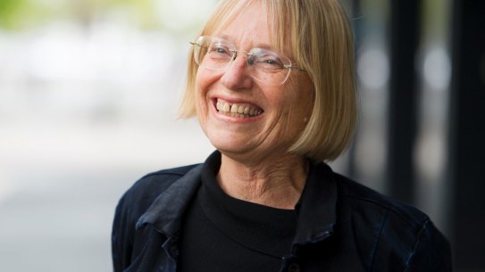 The Greens' Caroline Le Couteur has called on the government to review and correct evidence to parliament over Glebe Park land purchase.