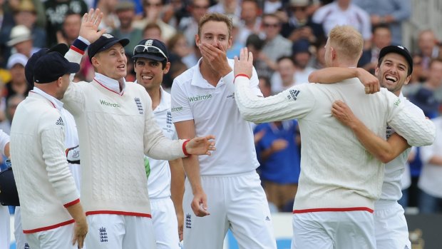 Pomicide: England can't believe their eyes as they decimate Australia.