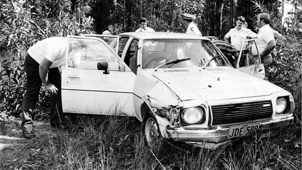 Police at the murder scene of Elizabeth Dixon in East Maitland in April 1982.