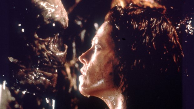Sigourney Weaver goes face to face with the alien.