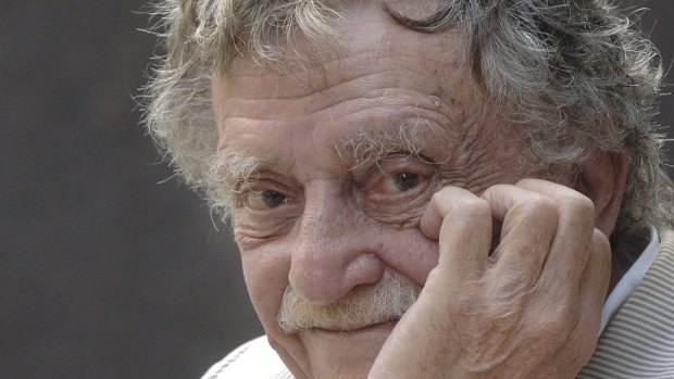 A book of letters from Kurt Vonnegut to the woman who became his wife will be published next year.