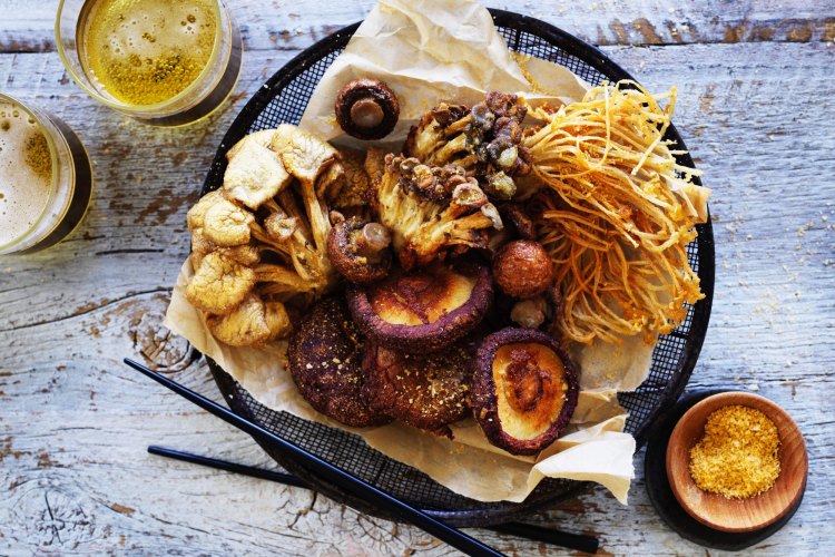 Beer-battered mushrooms with curry salt.