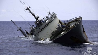 The poaching vessel Thunder sinks in suspicious circumstances.