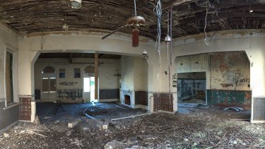 After being gutted by fire, the interior of the Guildford Hotel fell into ruin.
