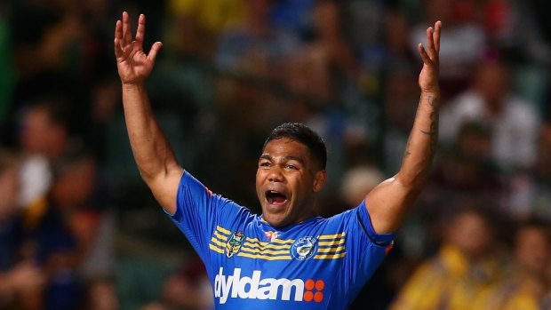 Hands up who wants to stay?:  Chris Sandow is off contract at the end of this season.