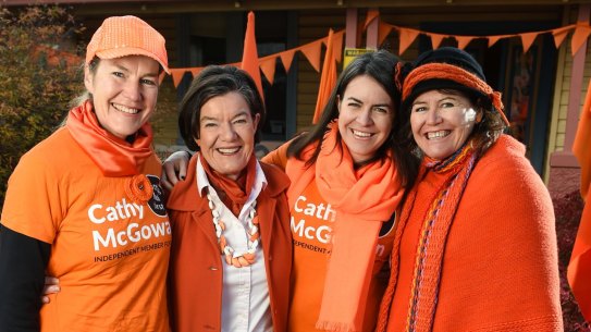 Cathy McGowan team gets ready before the last day of the election campaign.  From left: Mim McGowan, Cathy McGowan, Eliza Ginnivan, Ruth McGowan.