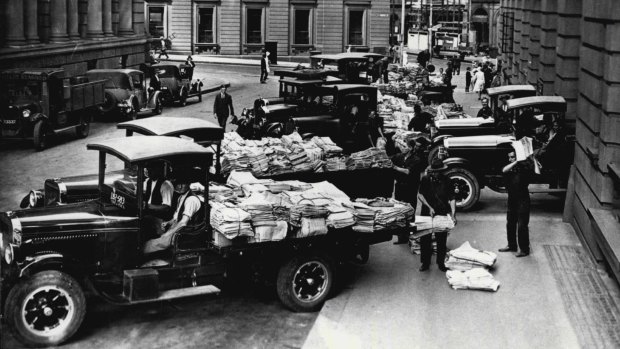 Paper delivery trucks at the Sydney Morning Herald building in the 1920s.