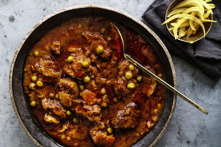 Braised lamb, peas and dried lime.