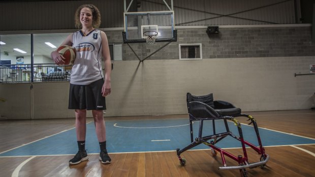Canberra teenager  Annabelle Lindsay is making waves in wheelchair basketball.
