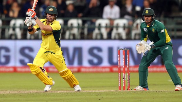 David Warner hits out in the 5th ODI.