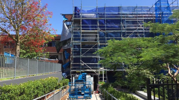 The Queensland Government has now ordered an independent engineer examine why a brick wall at Villanova College collapsed.