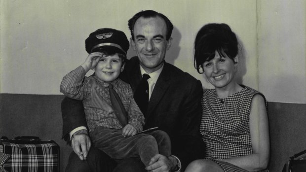 An English family reached Sydney Airport by Qantas as migrants in 1966. 