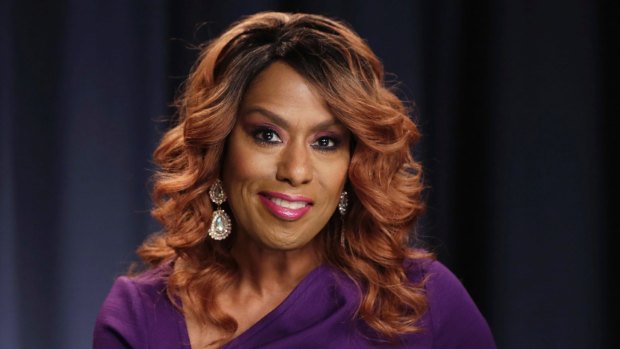 Actress and singer Jennifer Holliday backed out and apologised for her "betrayal" of her gay and lesbian fans.