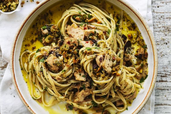 Vary this go-to pasta dish by adding some cherry tomatoes or even a sprinkling of toasted breadcrumbs.