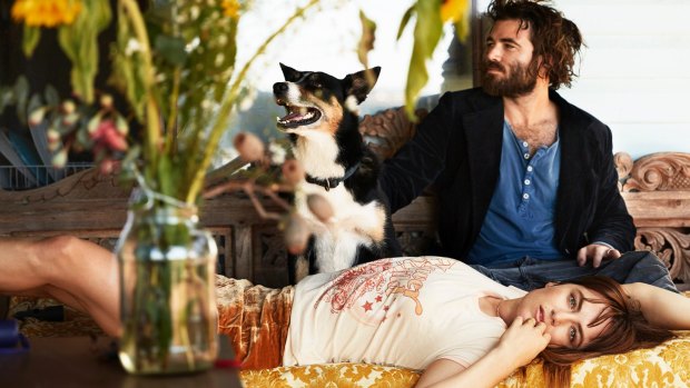Angus and Julia Stone receive a little canine inspiration.