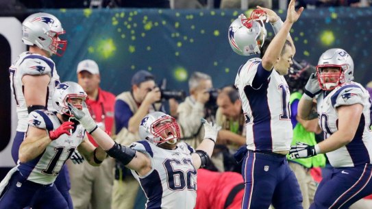 Patriots' Julian Edelman makes catch to rival David Tyree's