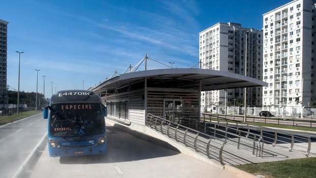 The special lane for the Bus Rapid Transit runs through the TransOlimpica. 
