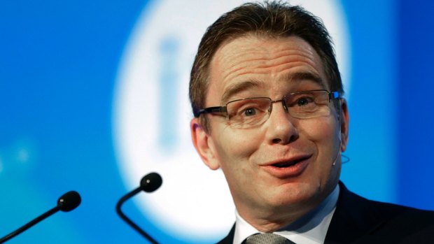 BHP Billiton chief Andrew Mackenzie has vowed to maintain the company's generous dividend despite weak commodity prices.