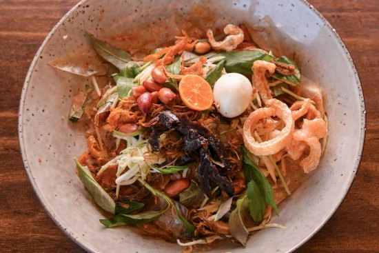 Banh trang tron (rice paper salad).