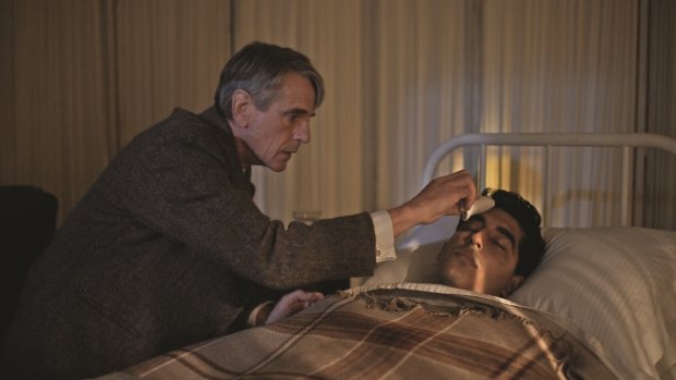 Jeremy Irons as G H Hardy and Dev Patel as Srinivasa Ramanujan in The Man Who Knew Infinity.