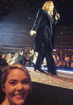 Hello ... it's me! Adele fan Cassie Tapsall's amazing selfie.