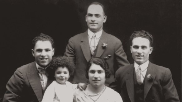 The Simos brothers with their sister and baby nephew in 1928. L to R - Peter, baby Con, Jack (Zacharias), Rene (Irene), and George. Peter and George assisted Jack with the onsite production of hand made bread, cakes, pastries, chocolate and other confectionary. 