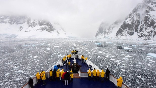 AdventureSmith passengers sail into Antarctica on Ocean Adventurer.