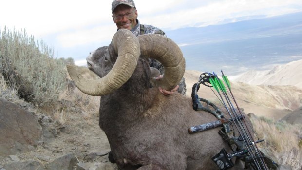 Walter Palmer with a California bighorn.