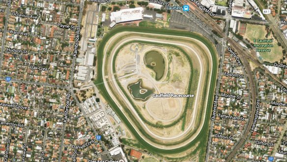 Caulfield Racecourse trustees face sack in community push for more open ...