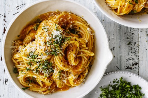 Adam Liaw's simple vegetarian-friendly spaghetti.