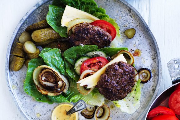 A soft, yielding burger bun offers contrast to the meaty patty, but what about trying it within a crispy lettuce leaf instead?