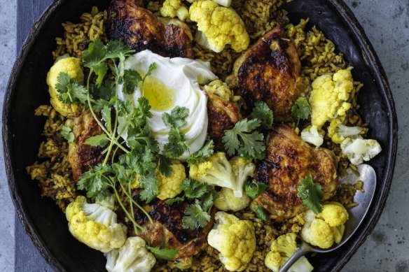 Curried rice with chicken and cauliflower.