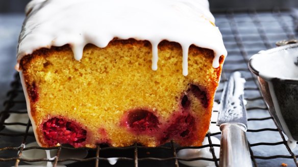 The same bowl can be used for cake batter and icing, just wipe it out between steps.