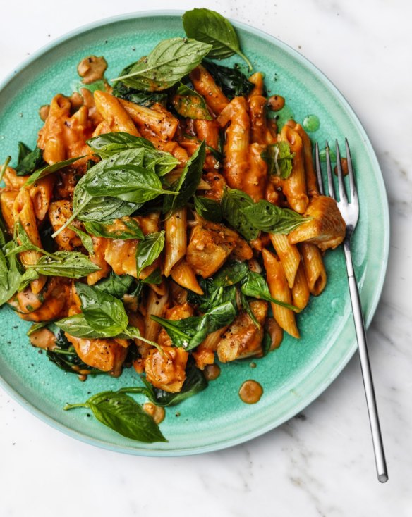 Chicken and spinach 'rosé' pasta