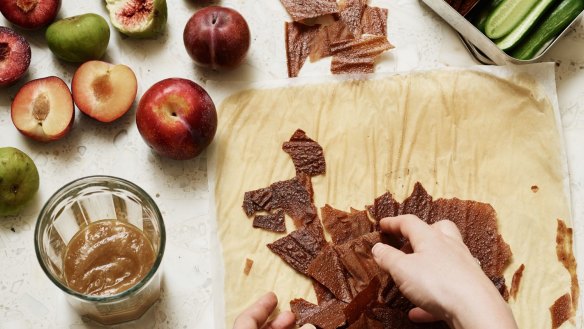 Stewed fruit crisps.