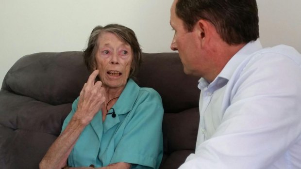 Joyce Tabran talks to State Opposition Leader Mark McGowan.