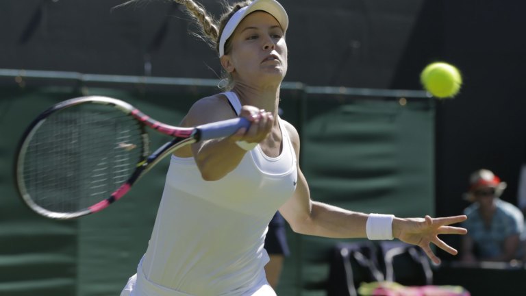 Wimbledon 2015: Eugenie Bouchard double faults with black bra