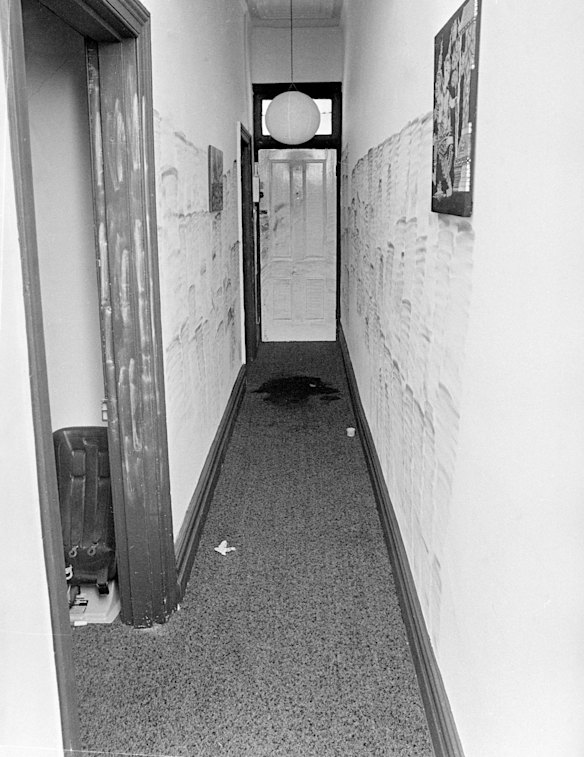 The hallway where the body of Susan Bartlett was found near the front door.