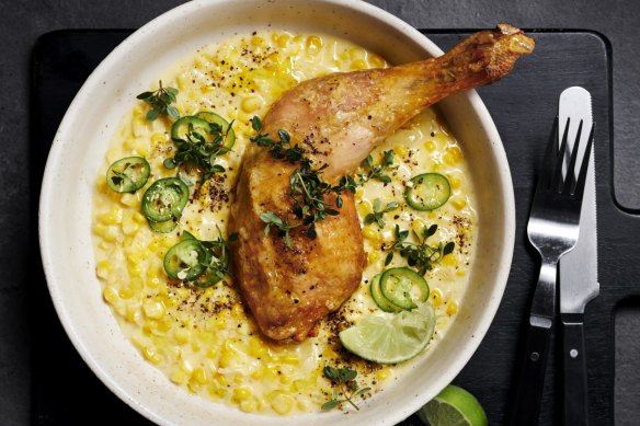 Green chilli chicken with cheesy creamed corn. 