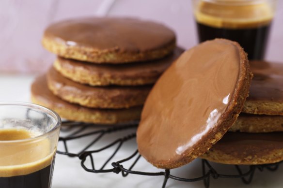 Choc-dipped digestive biscuits.