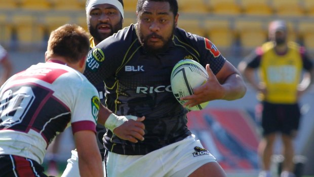 Tolu Fahamokioa on the charge for Wellington Lions against North Harbour in 2014.