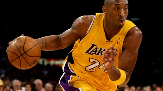 LOS ANGELES, CA - DECEMBER 16: Kobe Bryant #24 of the Los Angeles Lakers drives against the New York Knicks on December 16, 2008 at Staples Center in Los Angeles, California. The Lakers won 116-114. NOTE TO USER: User expressly acknowledges and agrees that, by downloading and/or using this Photograph, user is consenting to the terms and conditions of the Getty Images License Agreement. (Photo by Stephen Dunn/Getty Images)
.