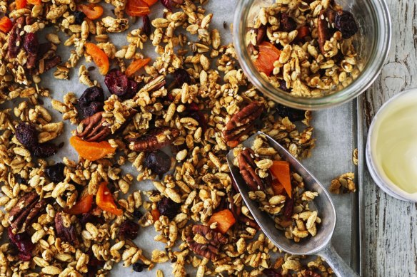 Puffed rice, pecan and maple granola with optional coriander seeds.