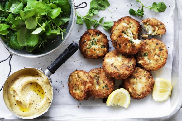 Fish cakes with dill and parsnip puree.