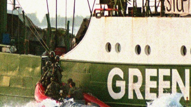 French navy commandos board the Greenpeace ship Rainbow Warrior II in July 1995 as the ship nears Mururoa, after France resumed nuclear testing there a decade after the Auckland attack.