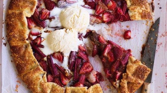 Freestyle with different fruits in this free-form tart.