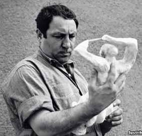 Ernst Neizvestny, Russian sculptor who clashed with Khrushchev.