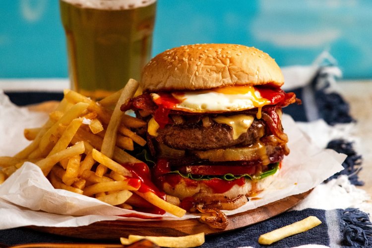 The great Aussie burger by Nagi Maehashi.