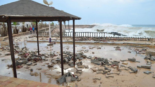 Tropical Cyclone Chapala batters Mukalla, Yemen, on Monday.